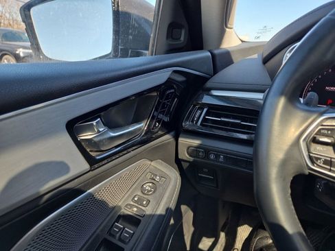 Used 2023 Acura MDX SH-AWD image 12