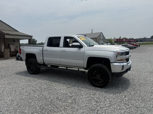 Used 2017 Chevrolet Silverado 1500 LT w/ All Star Edition AWD/4WD image 3