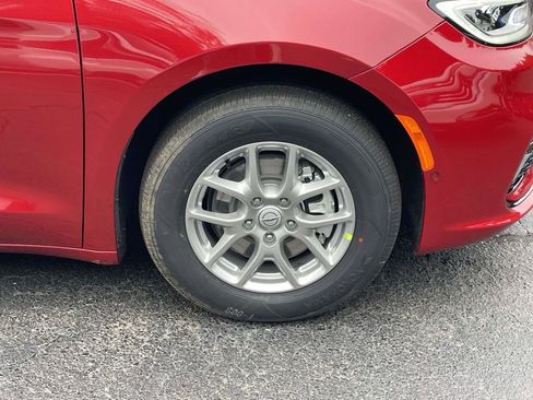 New 2026 Chrysler Pacifica Select FWD image 14
