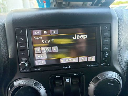 Used 2016 Jeep Wrangler Sport image 19