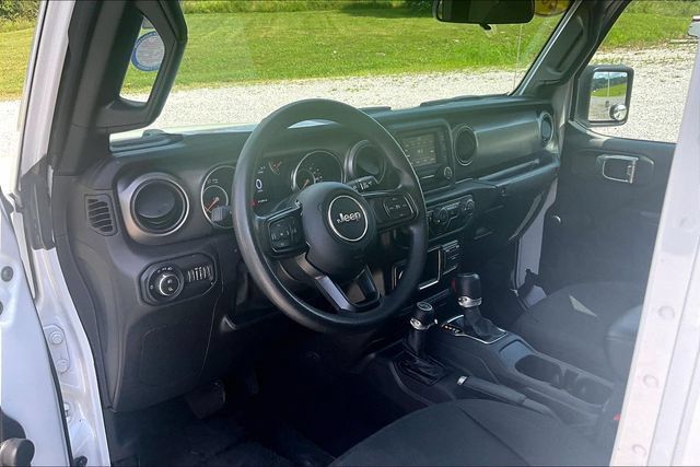 Used 2021 Jeep Gladiator Sport w/ Trailer Tow Package AWD/4WD image 10