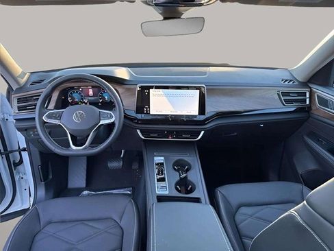 New 2026 Volkswagen Atlas SE image 10