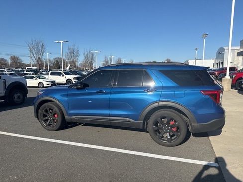Used 2022 Ford Explorer ST w/ Equipment Group 401A image 7