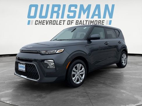Used 2022 Kia Soul LX image 2
