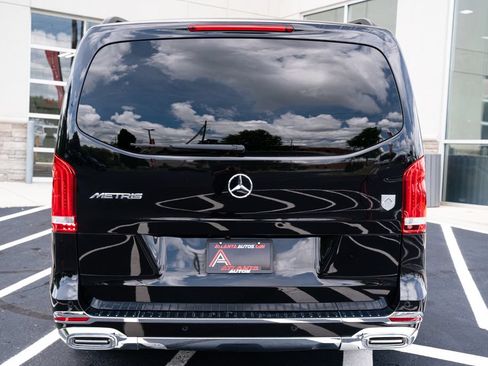 Used 2023 Mercedes-Benz Metris Passenger image 17