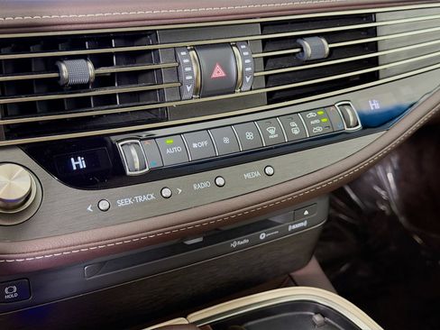 Used 2020 Lexus LS 500 RWD image 15
