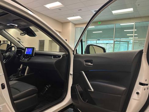 Certified 2023 Toyota Corolla Cross XLE w/ Convenience Package image 30
