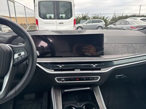 Used 2025 BMW X5 xDrive50e w/ Climate Comfort Package image 22