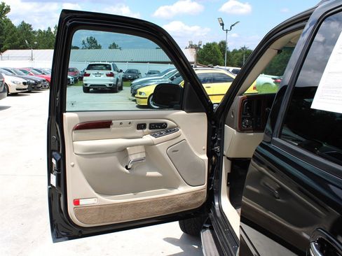 Used 2006 Cadillac Escalade EXT image 41