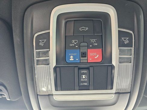 Used 2023 RAM 2500 Limited AWD/4WD image 40