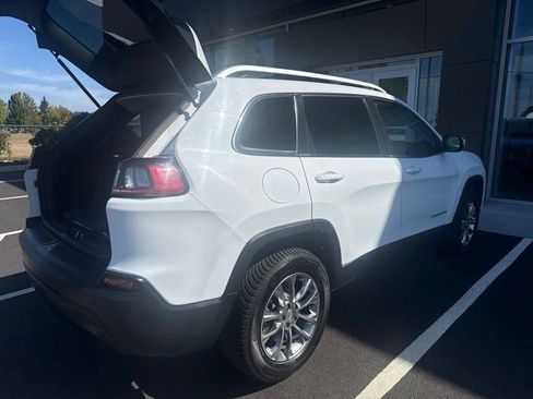 Used 2021 Jeep Cherokee Latitude Plus w/ Sun & Sound Group AWD/4WD image 3