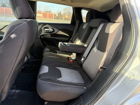 Used 2014 Jeep Cherokee Altitude w/ Cold Weather Group image 19