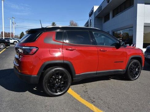 Used 2023 Jeep Compass Altitude image 5