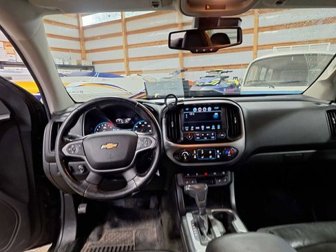 Used 2016 Chevrolet Colorado LT w/ Midnight Edition AWD/4WD image 13
