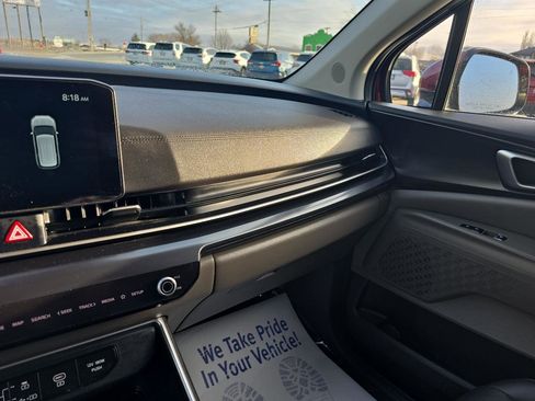 Used 2025 Kia Carnival image 41