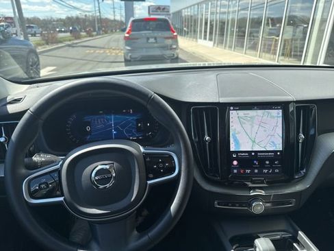 Certified 2025 Volvo XC60 B5 Plus image 21