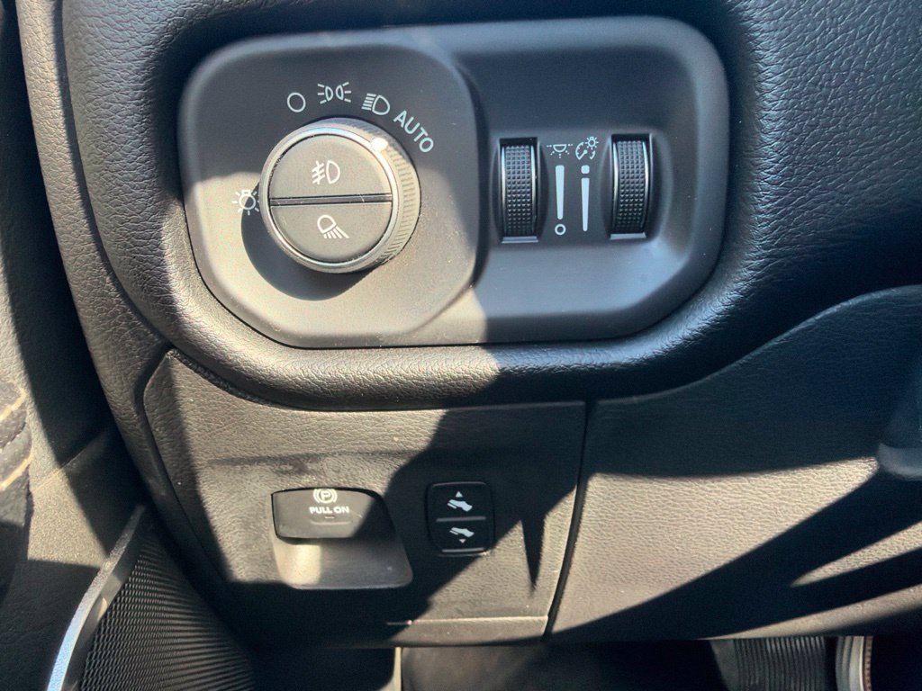 Used 2019 RAM 1500 Laramie AWD/4WD image 24