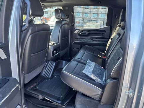 Used 2025 GMC Sierra 1500 AT4X AWD/4WD image 17