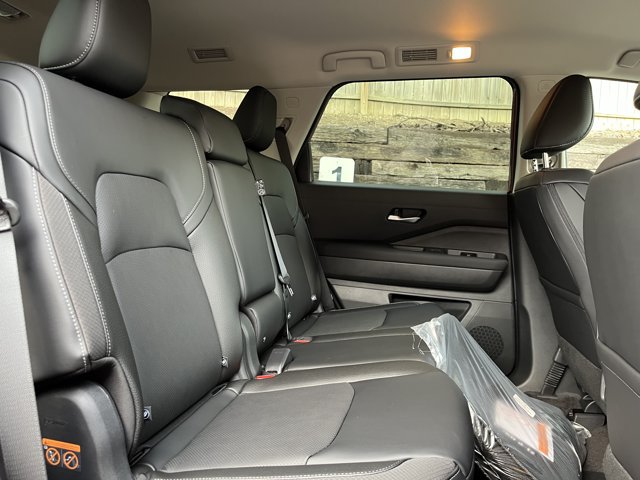 New 2026 Nissan Pathfinder SL AWD/4WD image 13