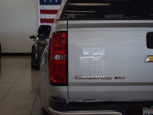 Used 2018 Chevrolet Colorado Z71 AWD/4WD image 25