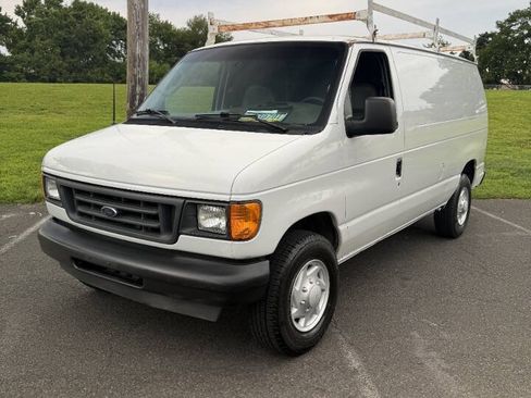 Used 2003 Ford E-350 and Econoline 350 Super Duty RWD image 3