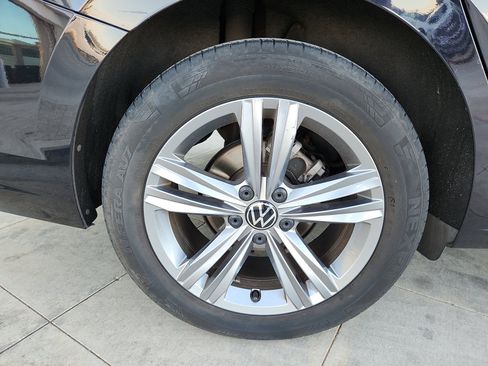 Certified 2024 Volkswagen Jetta SE image 9