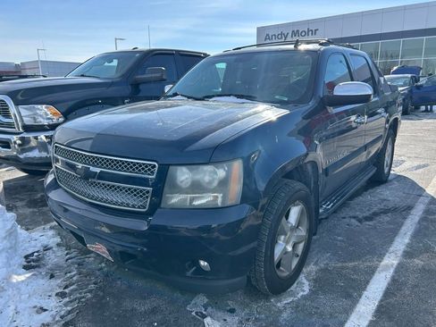 Used 2008 Chevrolet Avalanche LTZ image 2