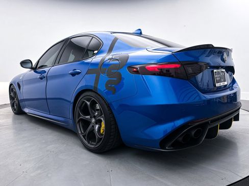 Used 2018 Alfa Romeo Giulia Quadrifoglio w/ Driver Assist Dynamic Package image 16