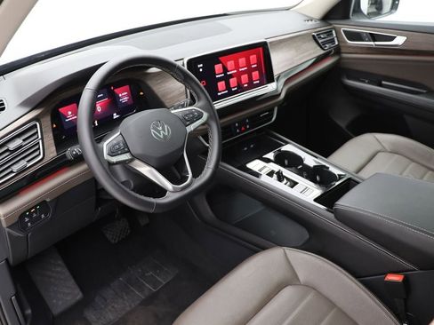 Used 2025 Volkswagen Atlas SEL image 15