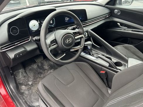Used 2024 Hyundai Elantra SEL FWD image 24