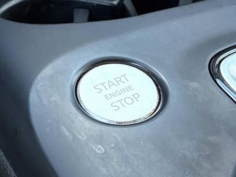 Certified 2023 INFINITI QX55 Essential image 8