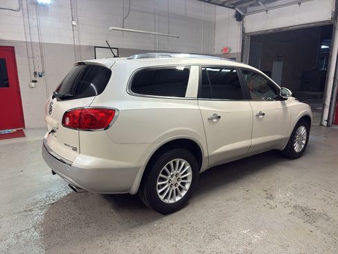 Used 2011 Buick Enclave CXL w/ Trailering Provision Package FWD image 6