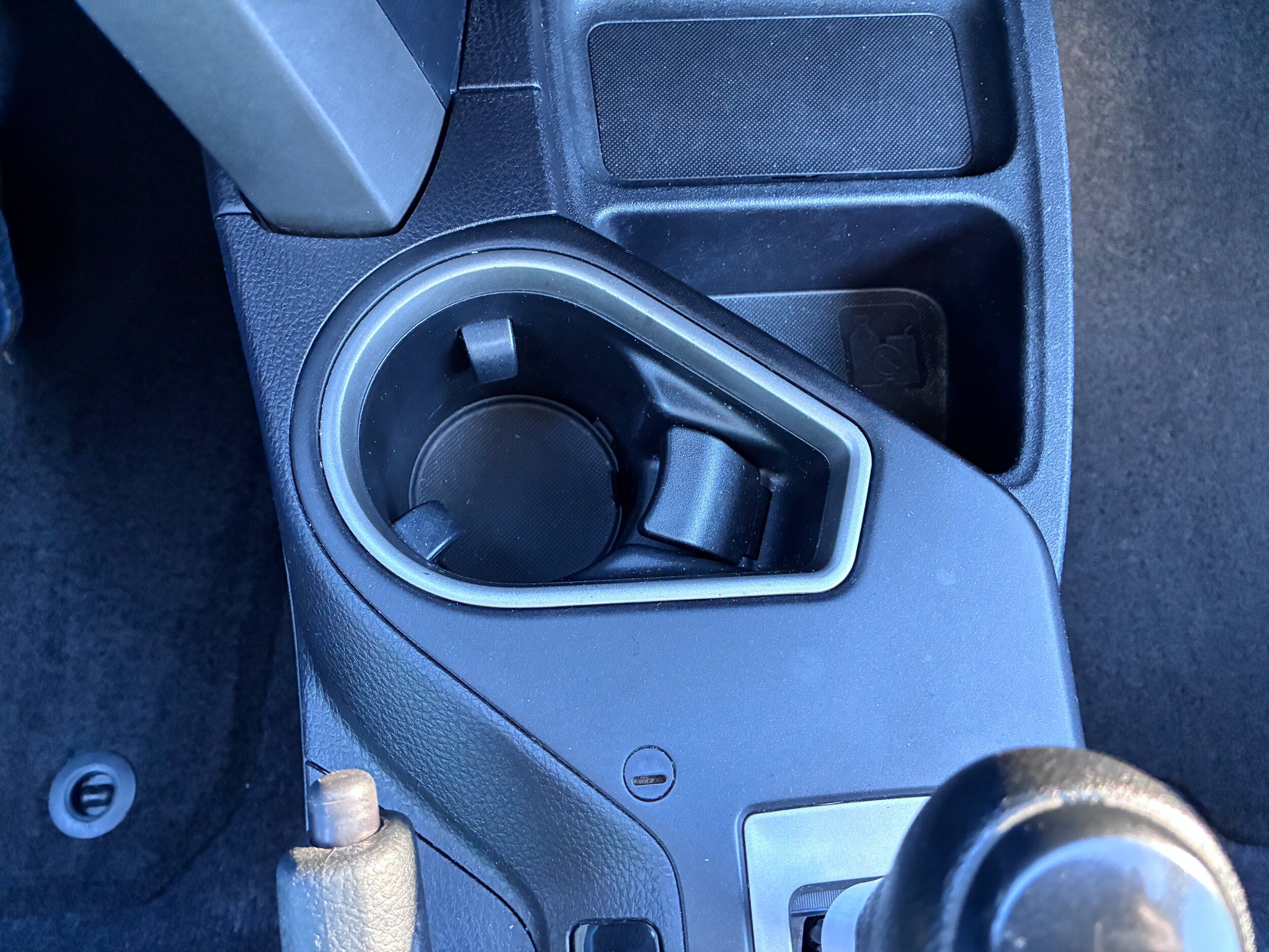 Used 2016 Toyota RAV4 XLE AWD/4WD image 19