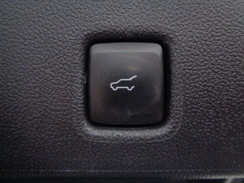Used 2022 Ford Escape SEL w/ SEL Stealth AWD Package image 9