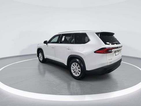 Used 2024 Toyota Grand Highlander XLE image 6