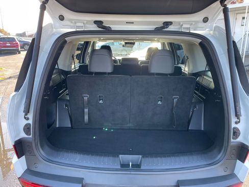 Used 2025 Hyundai Santa Fe SEL image 36