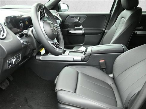Certified 2025 Mercedes-Benz GLB 250 4MATIC image 8