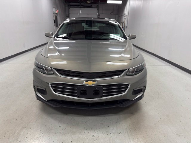Used 2017 Chevrolet Malibu Premier w/ Premier Sun and Wheel Package FWD image 2