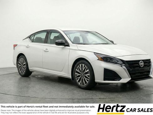 Used 2025 Nissan Altima 2.5 SV image 1