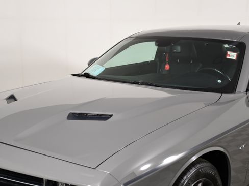 Used 2018 Dodge Challenger GT image 12