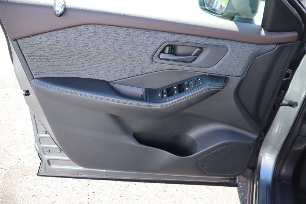 Used 2021 Nissan Rogue S AWD/4WD image 22