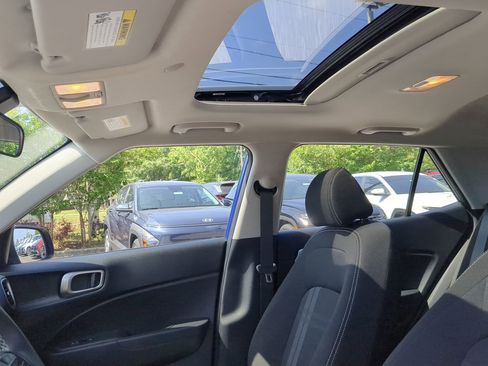 New 2025 Hyundai Venue SEL image 20