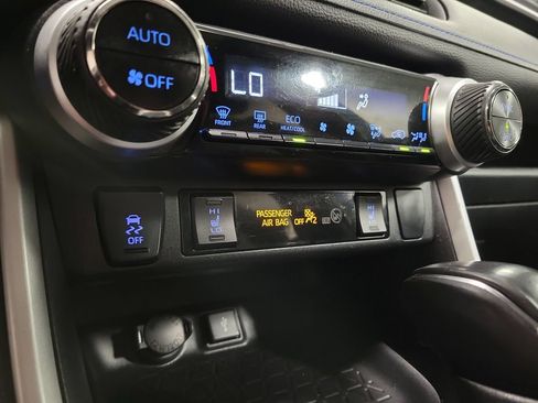 Used 2022 Toyota RAV4 SE w/ Convenience Package AWD/4WD image 19
