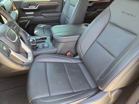 Used 2024 GMC Sierra 1500 Denali w/ Denali Reserve Package AWD/4WD image 9