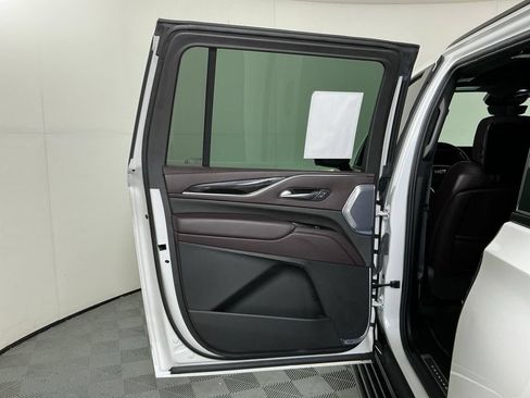 Used 2023 Cadillac Escalade ESV Sport Platinum w/ LPO, ONYX Package AWD/4WD image 23