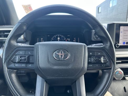 Used 2024 Toyota Tacoma SR5 AWD/4WD image 17