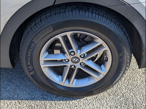 Used 2017 Hyundai Santa Fe Sport image 21