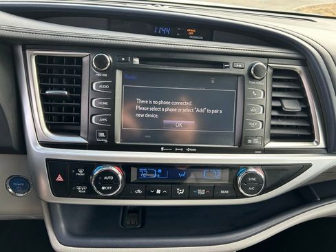 Used 2019 Toyota Highlander Limited image 20