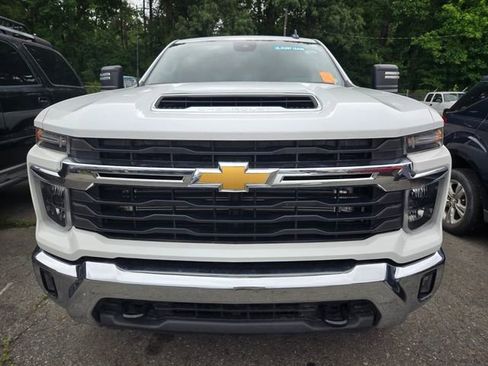 Used 2024 Chevrolet Silverado 2500 LT AWD/4WD image 13