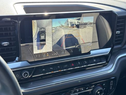 Used 2023 Chevrolet Silverado 1500 High Country w/ Technology Package image 24